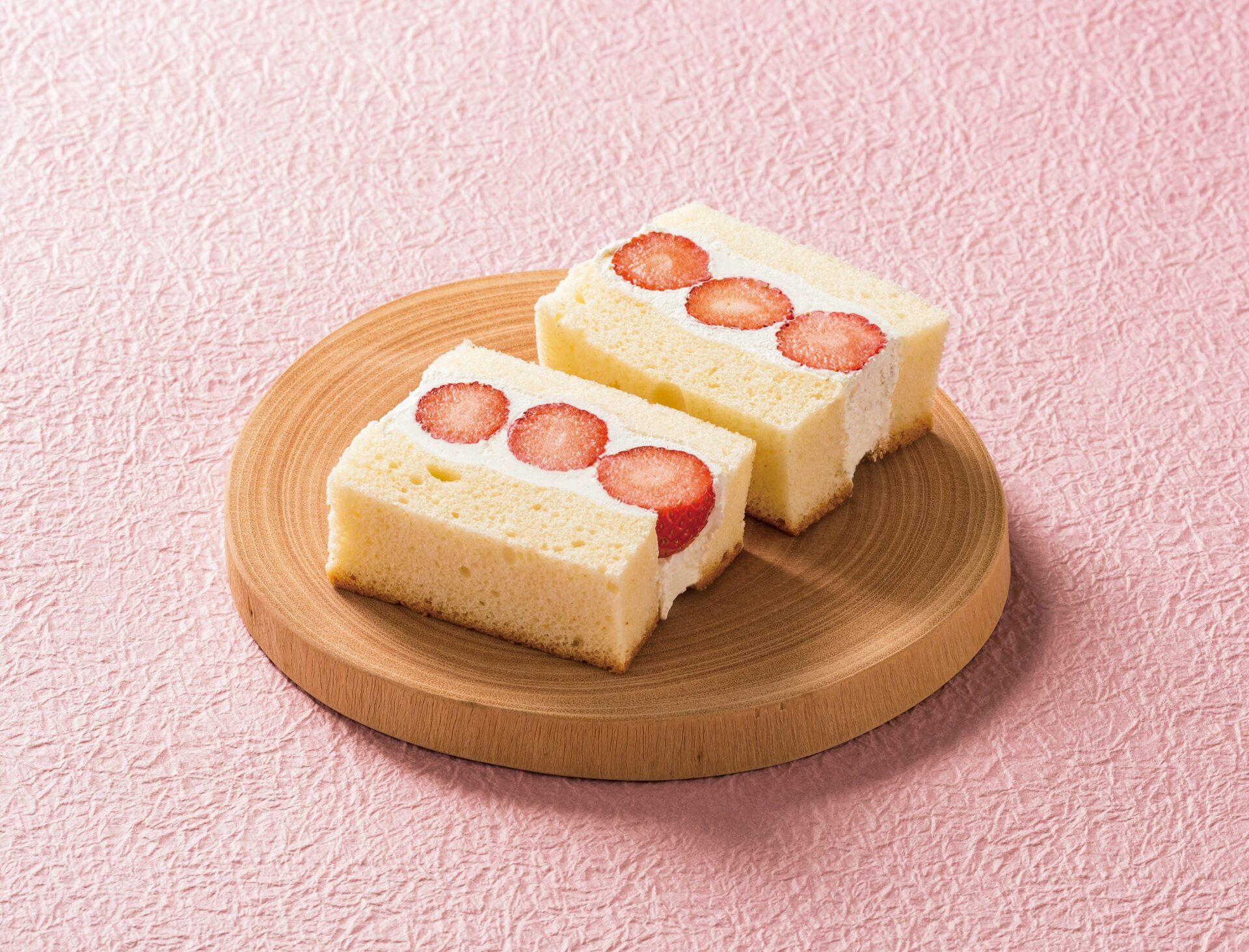 卵白カステラのいちごサンド